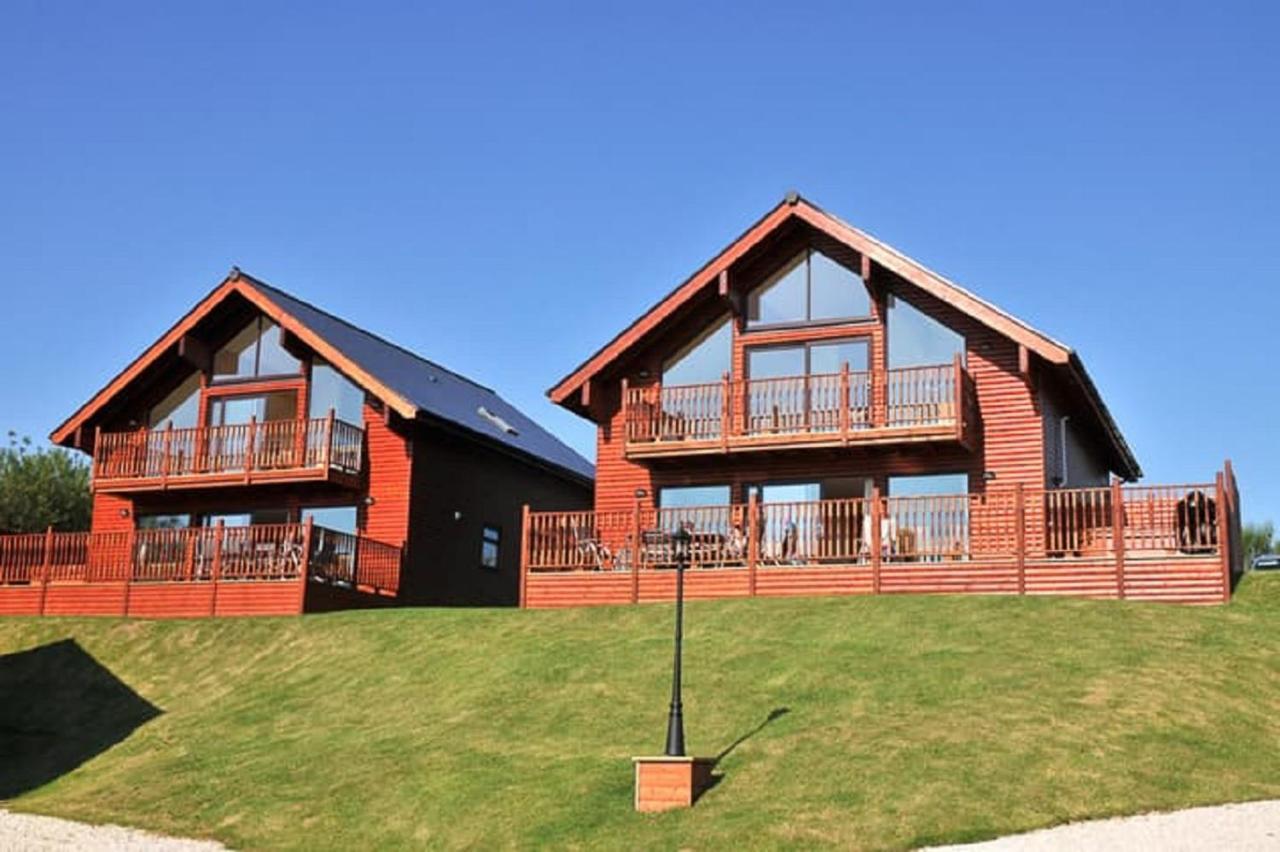 Retallack Resort & Spa Padstow Exteriér fotografie The lodges at the resort
