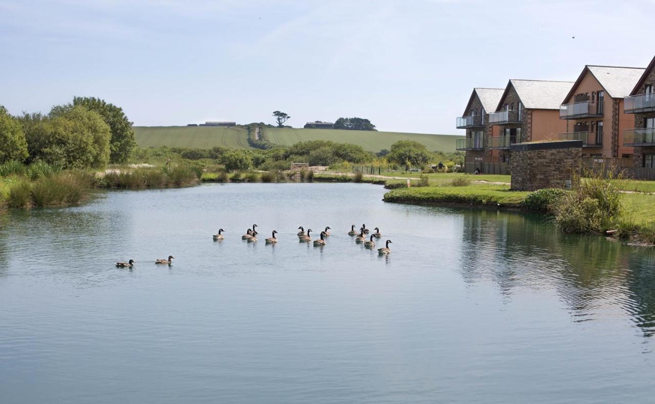 Retallack Resort & Spa Padstow Exteriér fotografie The lake at Bluestone